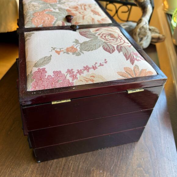 New Vintage Timberland Accordion Sewing Box Wood Mid Century Modern tapestry top - Picture 11 of 14